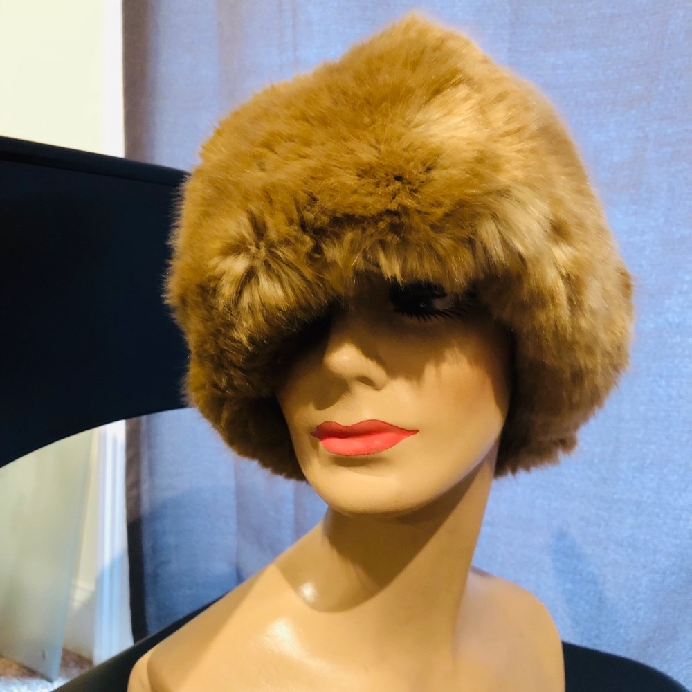 CHUNKY POM POM SURELL WINTER HAT